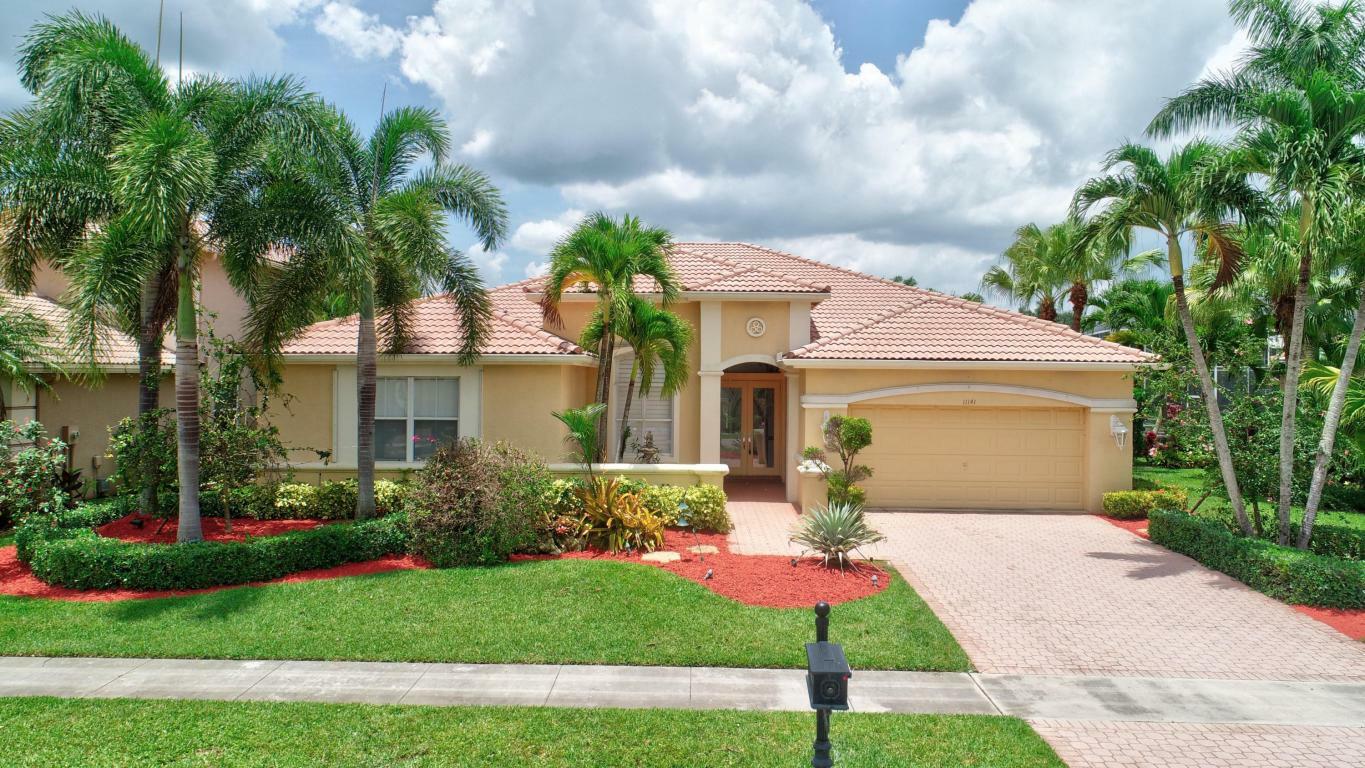 Property Photo: 11141 Sandyshell Way FL 33498