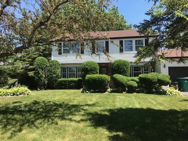 Property Photo: 660 Essington Lane IL 60089