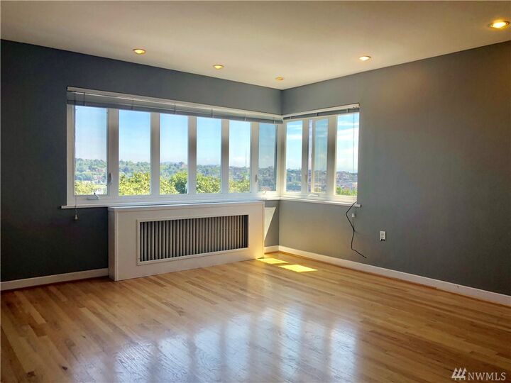 Property Photo:  1800 Taylor Ave N 210  WA 98109 