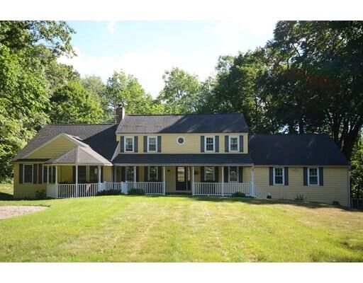 Property Photo: 10 Lincoln Dr MA 01879