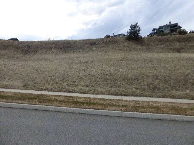 Property Photo:  675 N Stimson Ln  WA 99019 