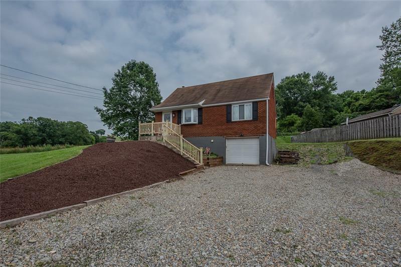 Property Photo: 304 Sherrie PA 15239