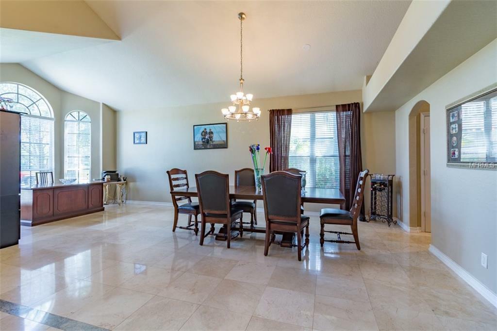 Property Photo:  912 Kingsridge Circle  FL 34734 