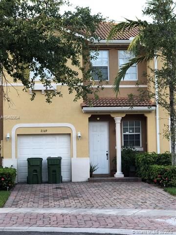Property Photo: 2169 NE 7th St FL 33033