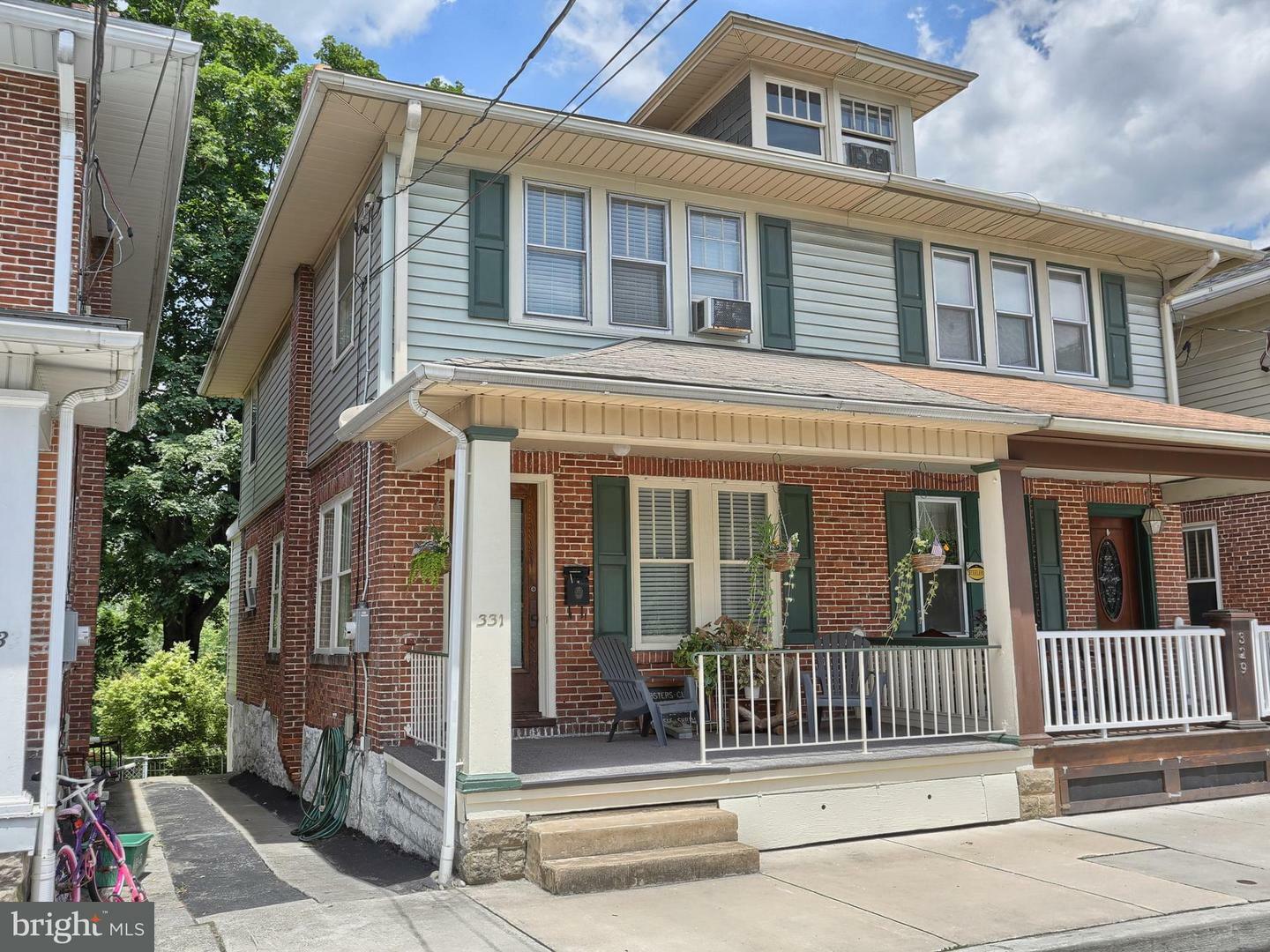 Property Photo:  331 W Donegal Street  PA 17552 