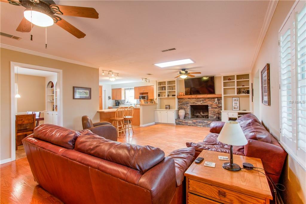 Property Photo:  916 Sweetbriar Road  FL 32806 