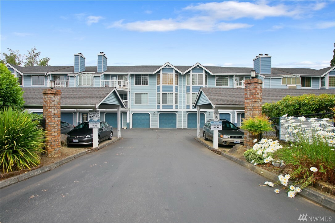 Property Photo:  150 NE 95th St 308  WA 98115 