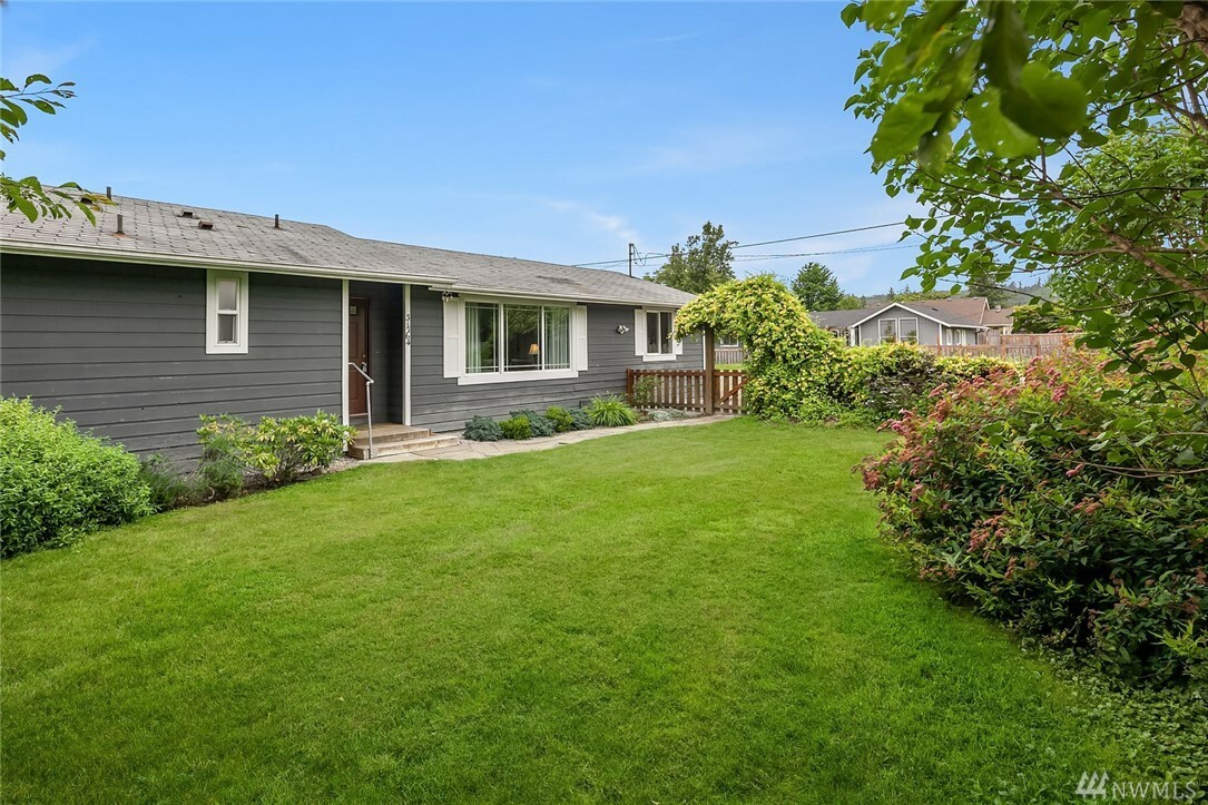 Property Photo:  31764 W Rutherford St  WA 98014 