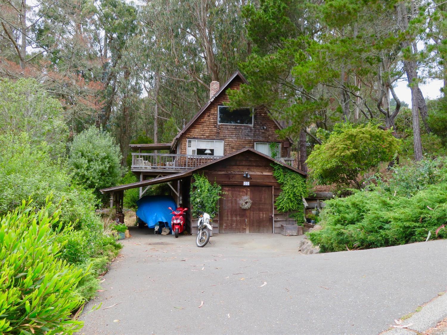Property Photo: 802 Chamberlain Court CA 94941