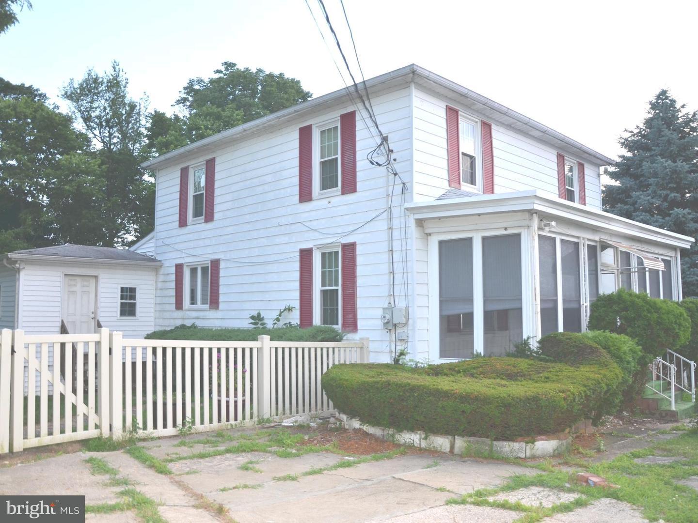 Property Photo: 2329 Locust Lane PA 17109
