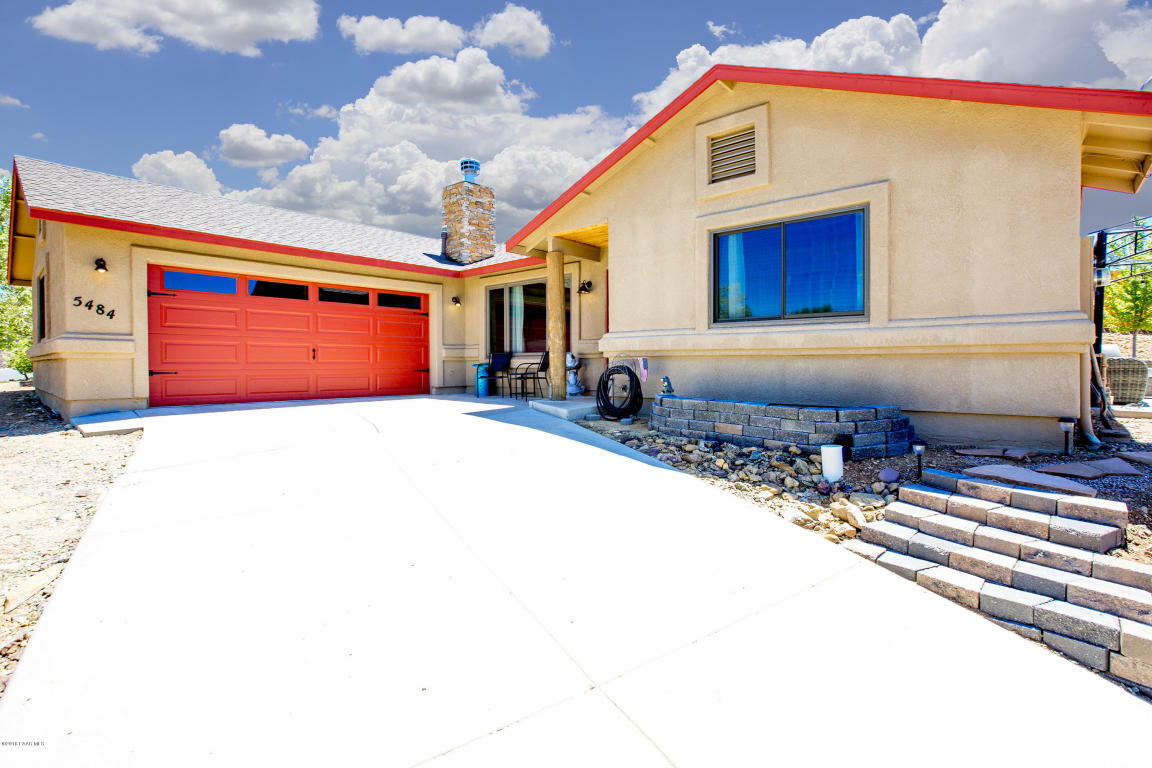 Property Photo:  5484 N Pawnee Drive  AZ 86314 