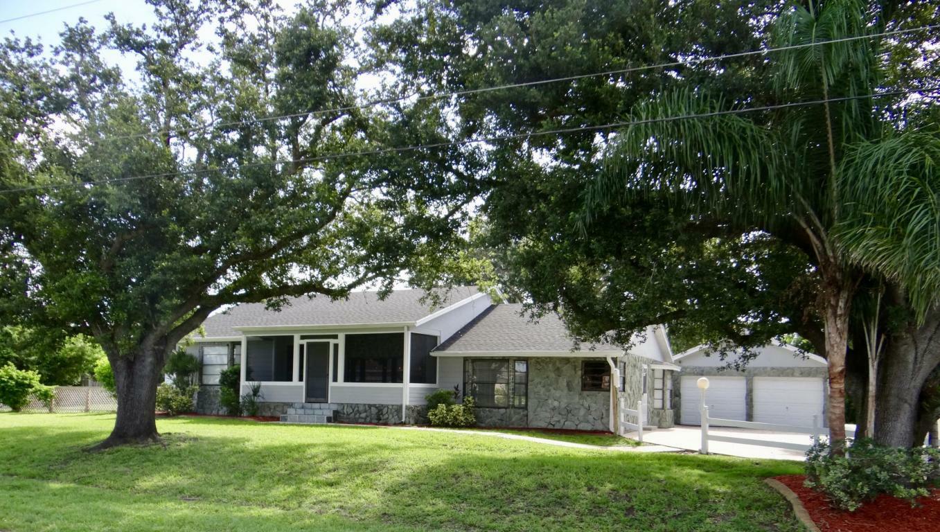 Property Photo:  181 SW Fairchild Avenue  FL 34983 