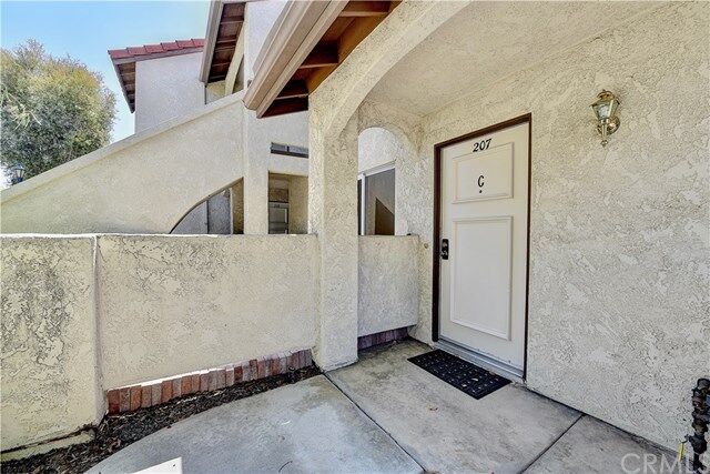 Property Photo:  26222 Sanz C  CA 92691 