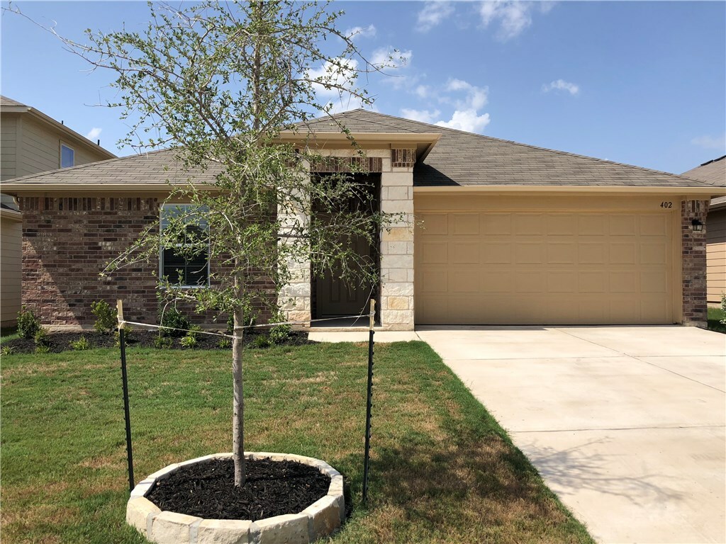Property Photo: 402 Pentire Way TX 78634