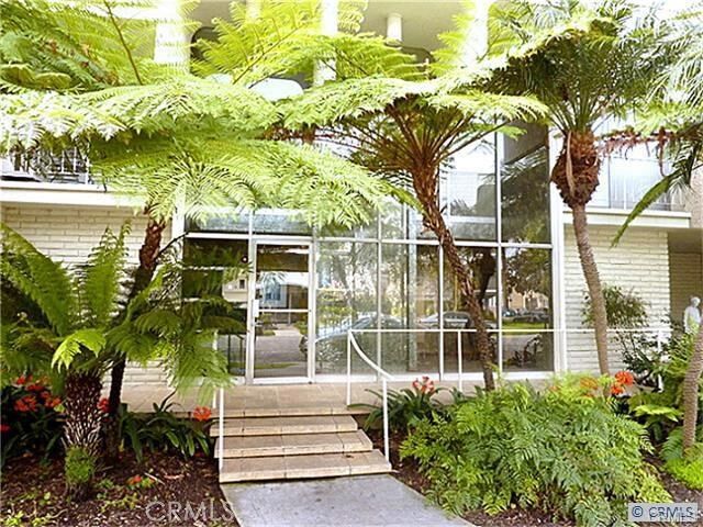 Property Photo:  2100 E 2nd Street 206  CA 90803 