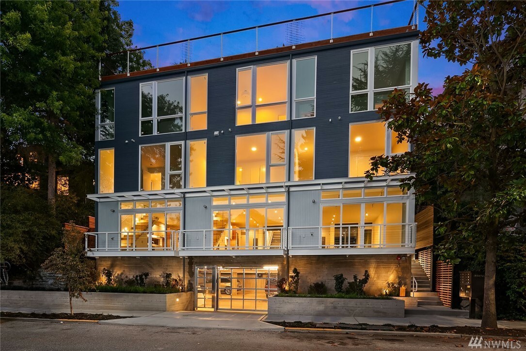 Property Photo: 732 D Belmont Place E WA 98102