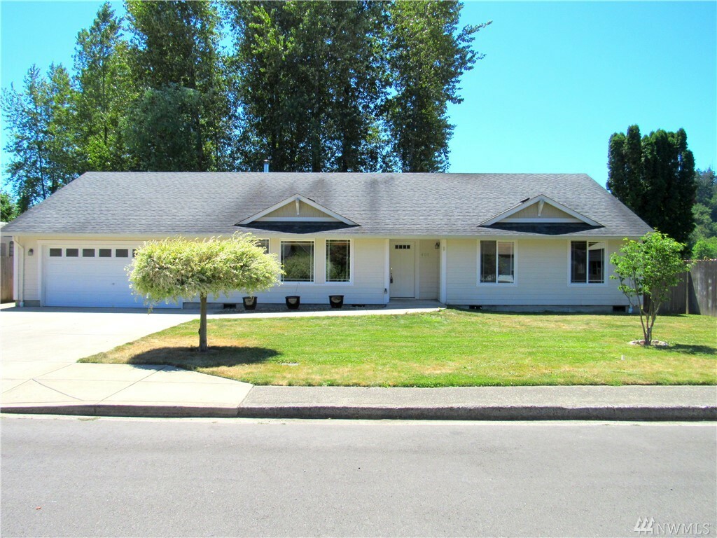 Property Photo:  405 Brierwood Ct SE  WA 98611 