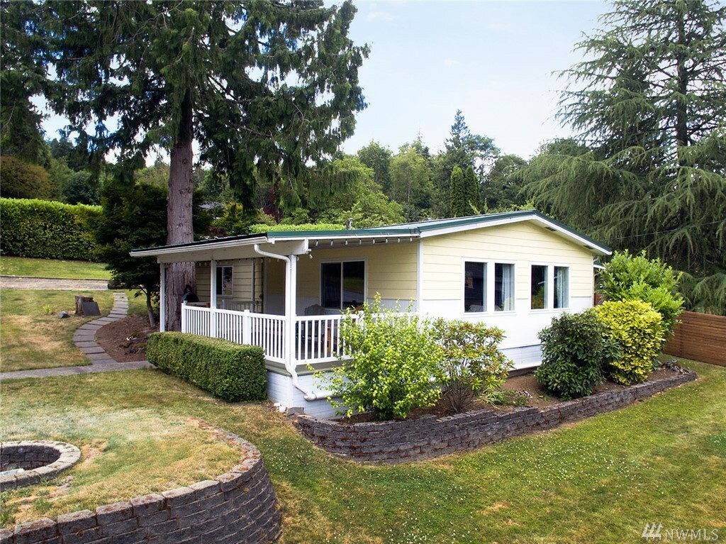 Property Photo:  475 W Lake Samish Dr  WA 98229 