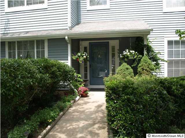 Property Photo:  552 Laurelwood Court  NJ 07731 