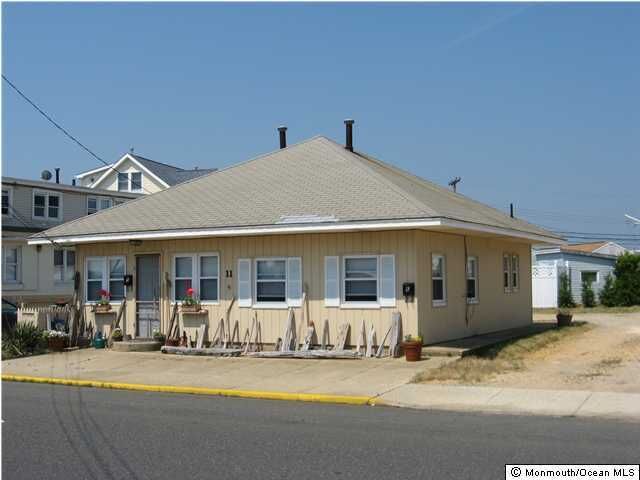 Property Photo:  11 Ocean Avenue 6  NJ 08742 