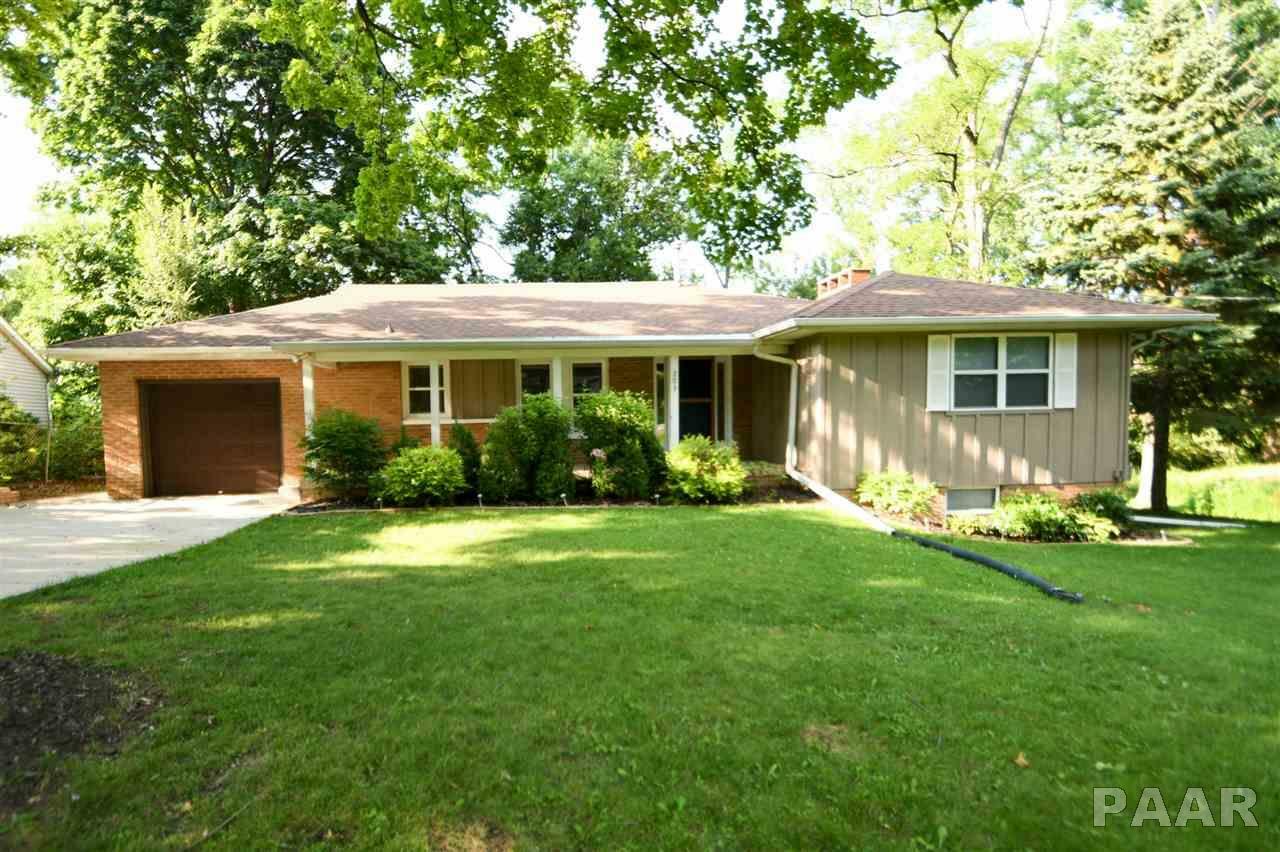 Property Photo:  203 Sunset  IL 61548 