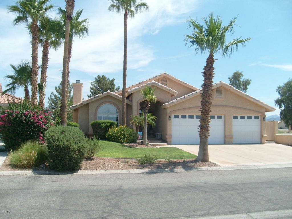 Property Photo:  5852 Desert Lakes Dr  AZ 86426 