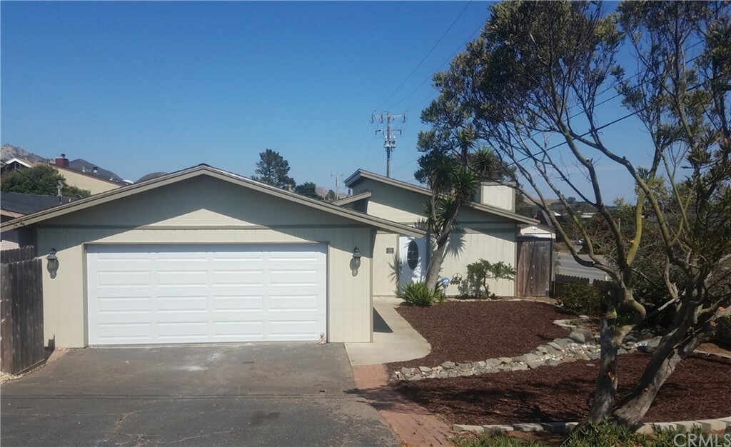 Property Photo:  1194 16th Street  CA 93402 