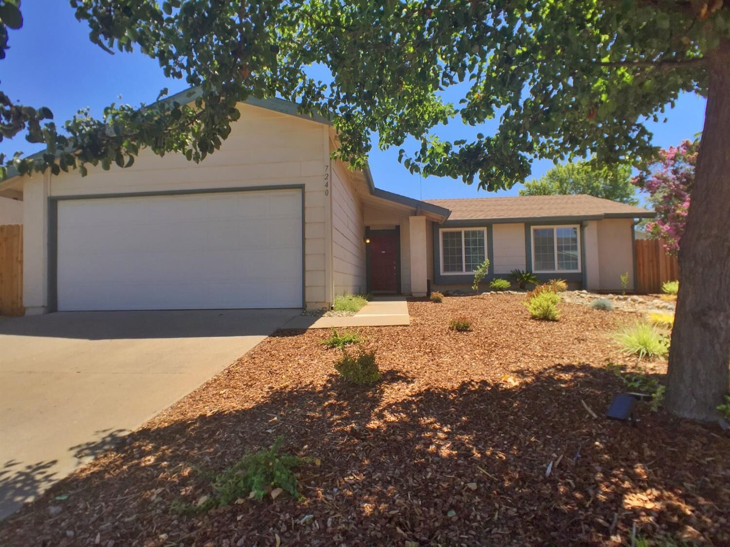 Property Photo: 7240 Sunwood Way CA 95621