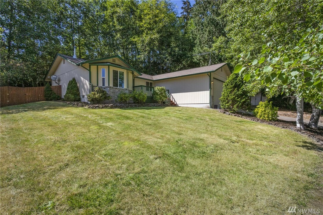 Property Photo:  31 E Huckleberry Dr  WA 98546 