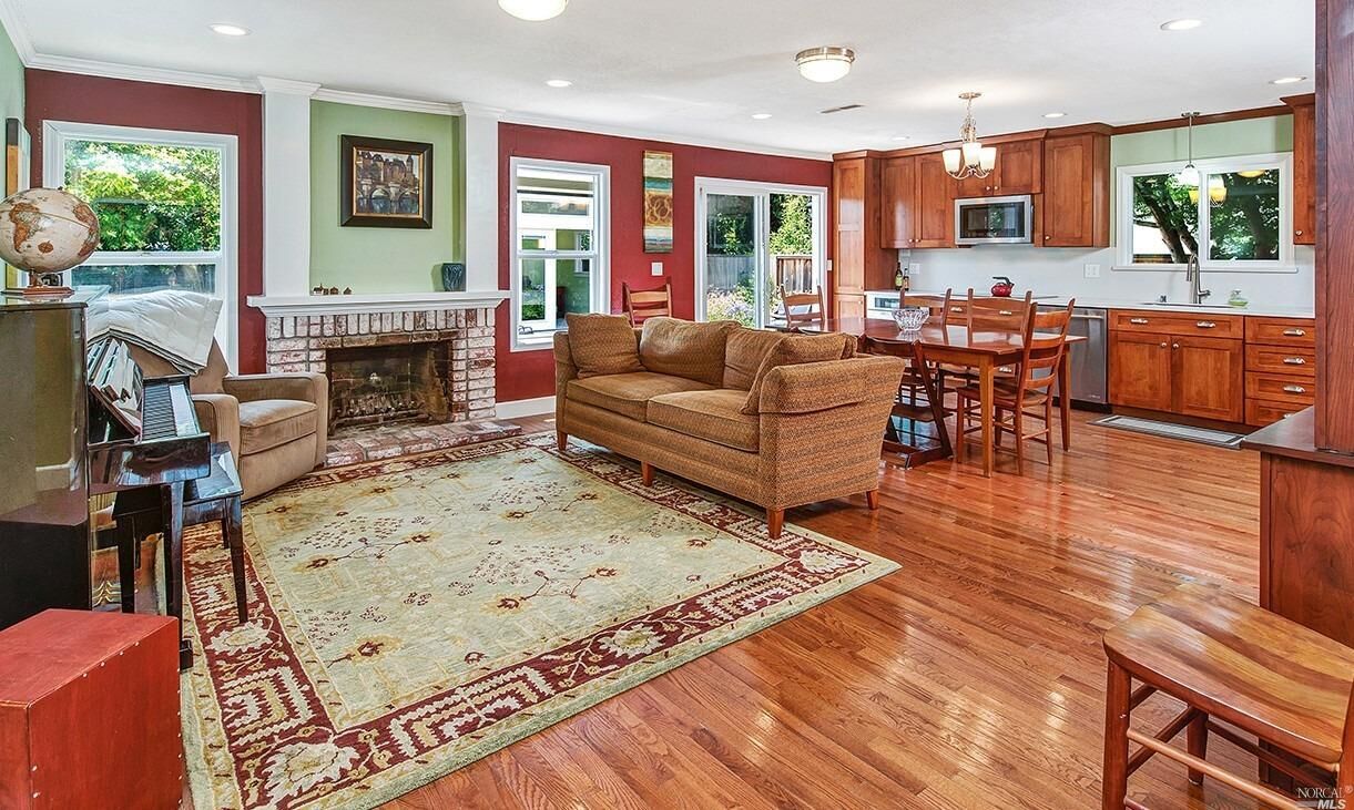 Property Photo:  852 Cottage Court  CA 94954 