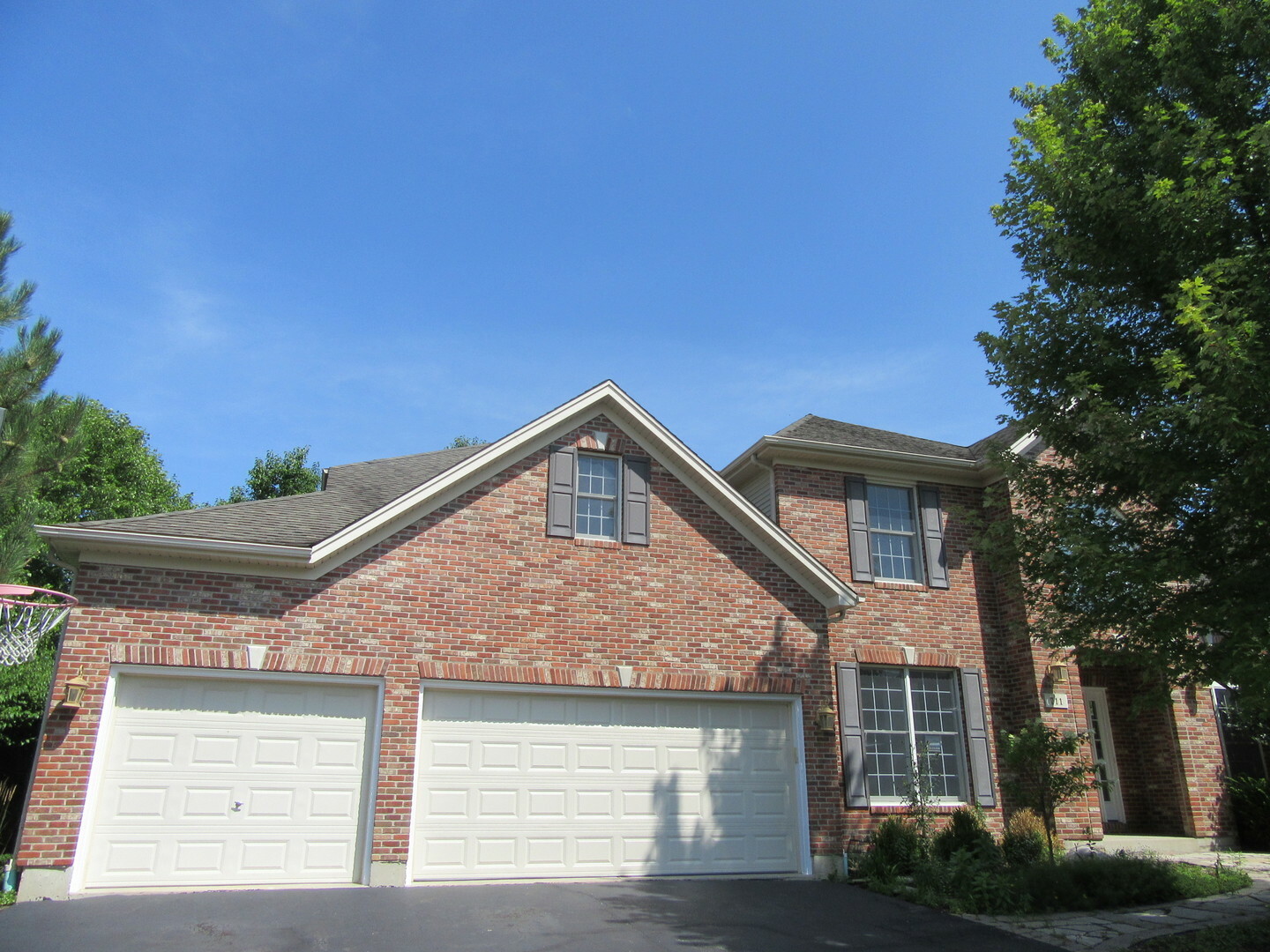 Property Photo: 711 Cole Drive IL 60177