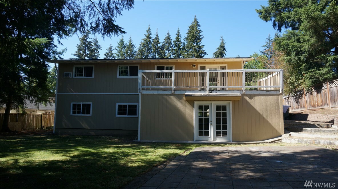 Property Photo:  15703 NE 1st Place  WA 98008 