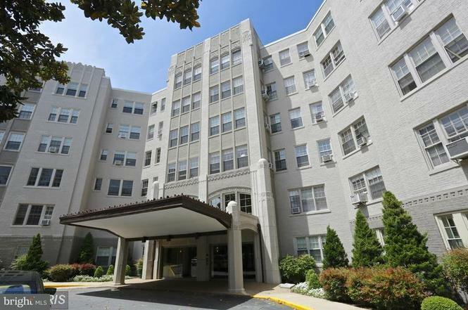 Property Photo: 2737 Devonshire Place NW F DC 20008