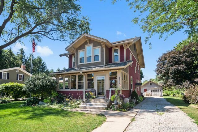 Property Photo: 2S368 Harter Road IL 60119