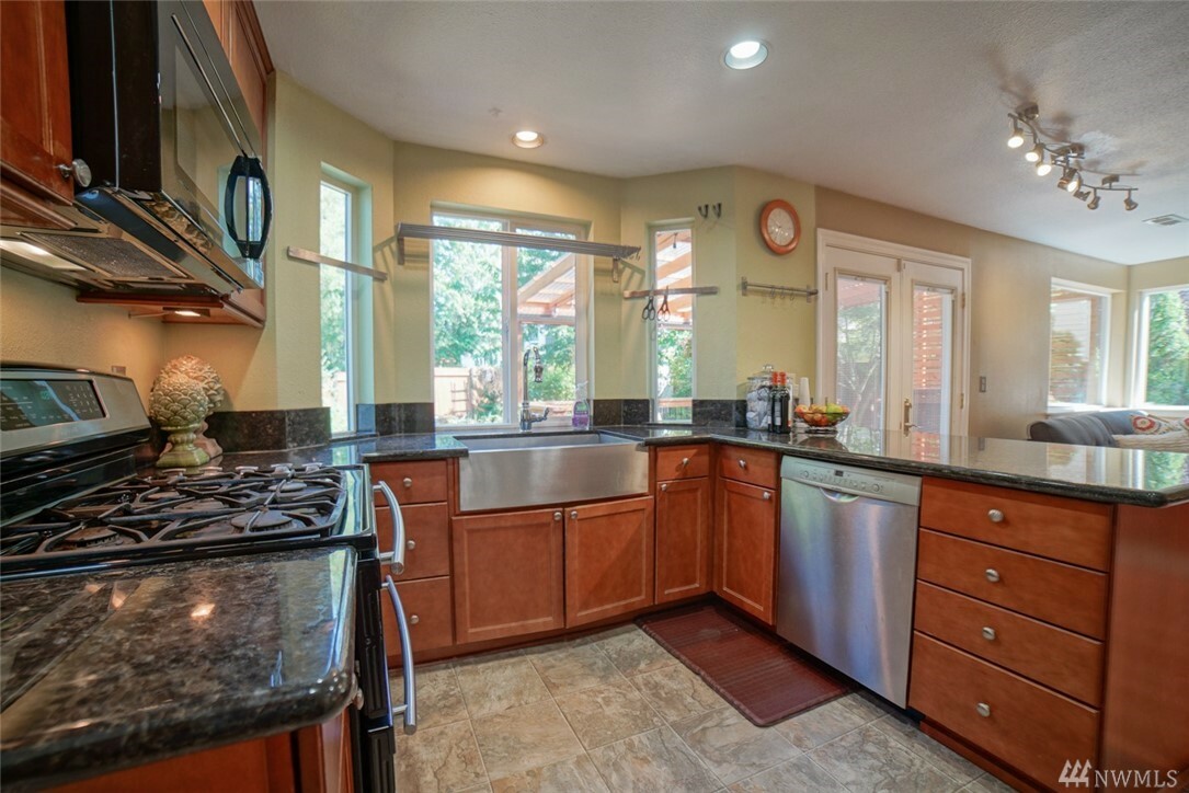 Property Photo: 4714 S 308th St WA 98001