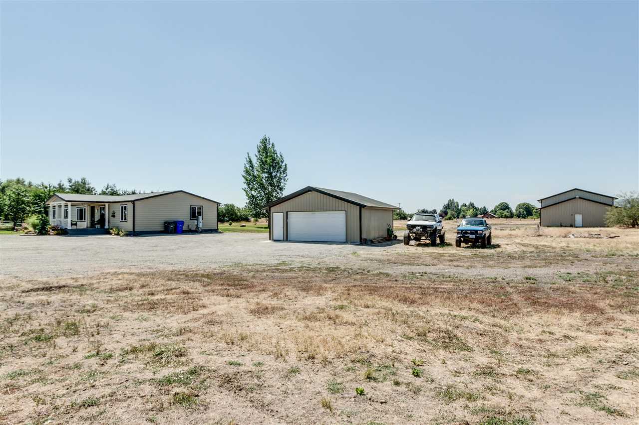 Property Photo:  6215 N Stateline Rd  WA 99025 