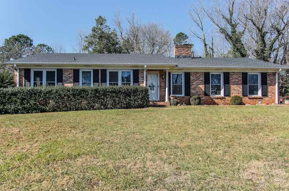 Property Photo: 112 Shelton Drive SC 29307
