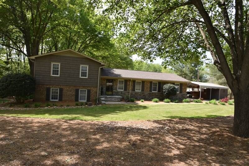 Property Photo:  2651 Hanging Rock Road  SC 29349