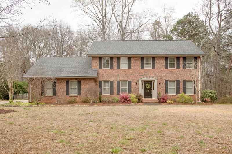 Property Photo:  405 Thornhill Drive  SC 29301-6424 