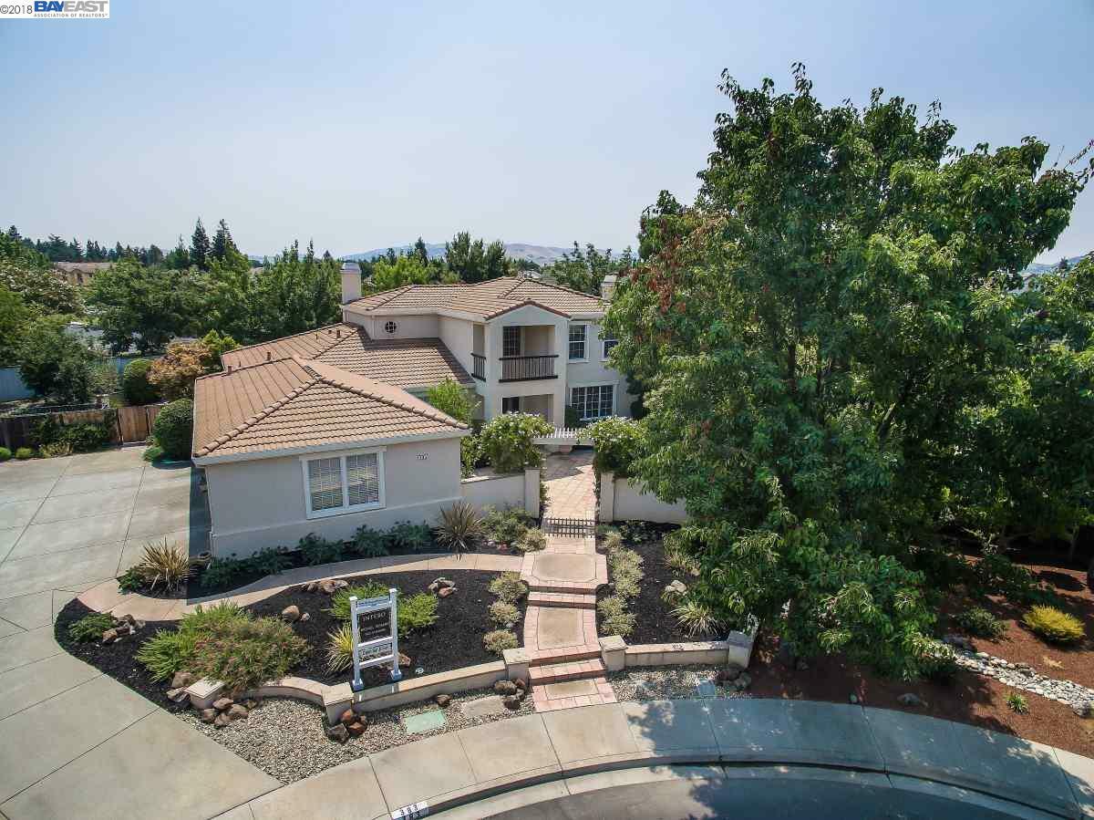 Property Photo: 383 Acorn Pl CA 94550
