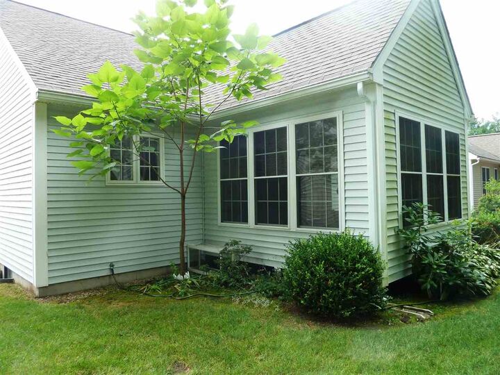 Property Photo: 7 Lexington Court NH 03051