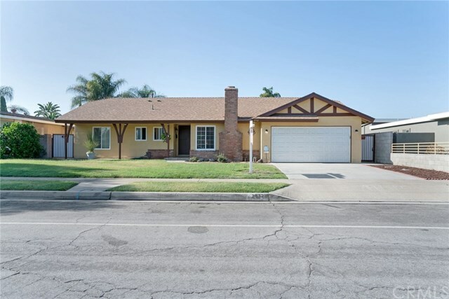 Property Photo:  2932 E Greenhedge Avenue  CA 92806 