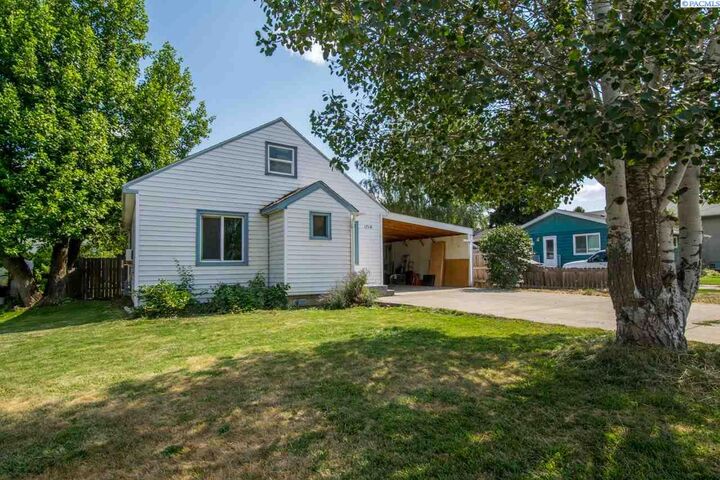 1714 N Cedar St  Colfax WA 99111 photo