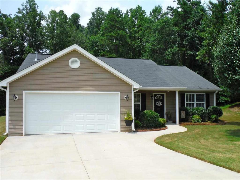 Property Photo: 205 Nicholas Court SC 29640
