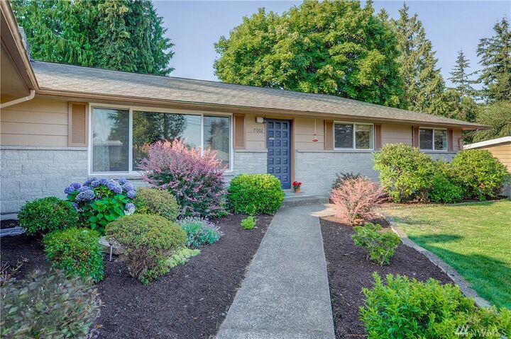 Property Photo: 7002 190th St SW WA 98036