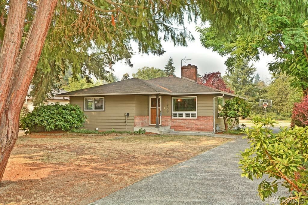 Property Photo:  11835 10th Ave S  WA 98168 