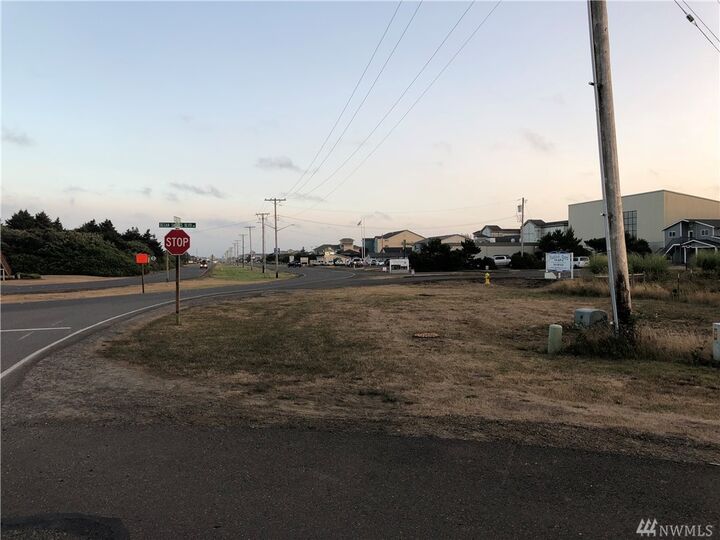 Property Photo:  863 Ocean Shores Blvd NW  WA 98569 