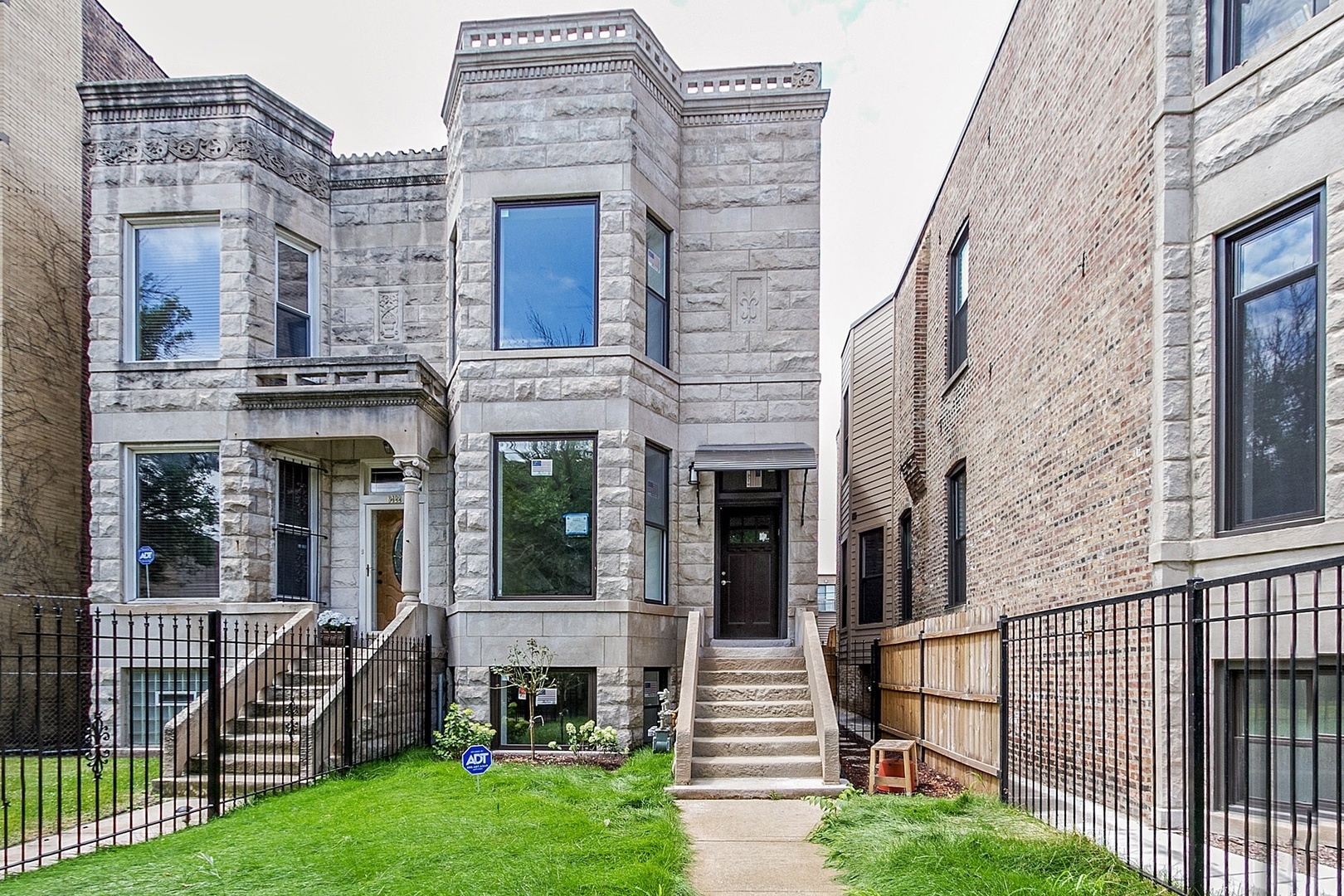 Property Photo:  6420 Greenwood Avenue 2  IL 60637 