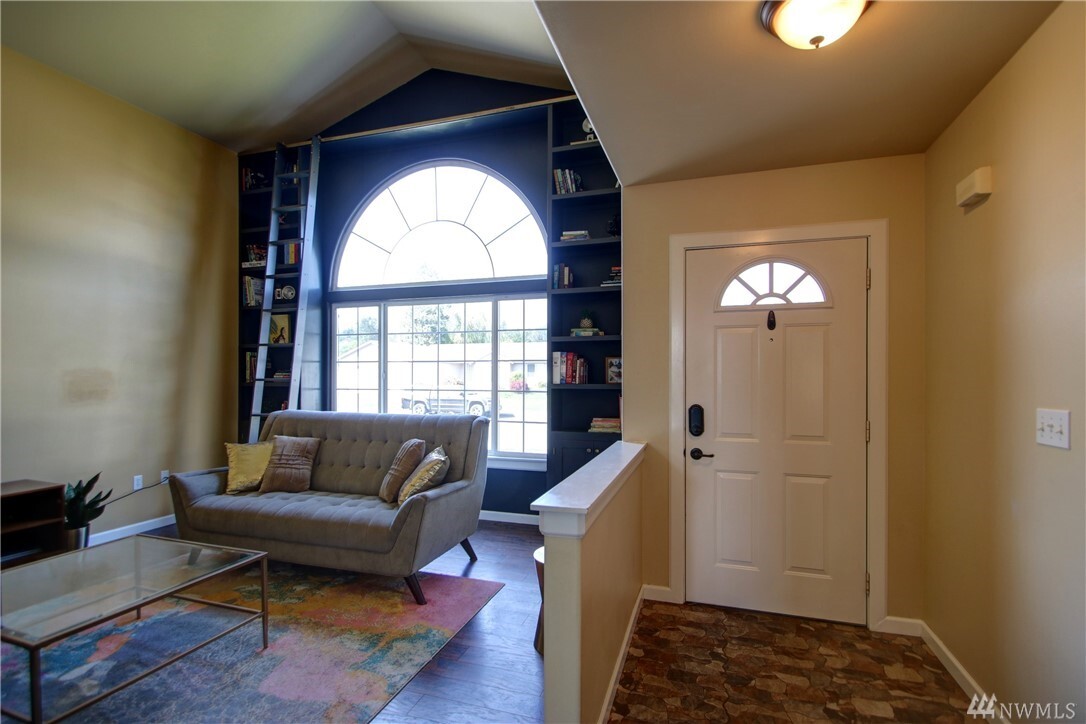 Property Photo: 923 Presidio Place WA 98284