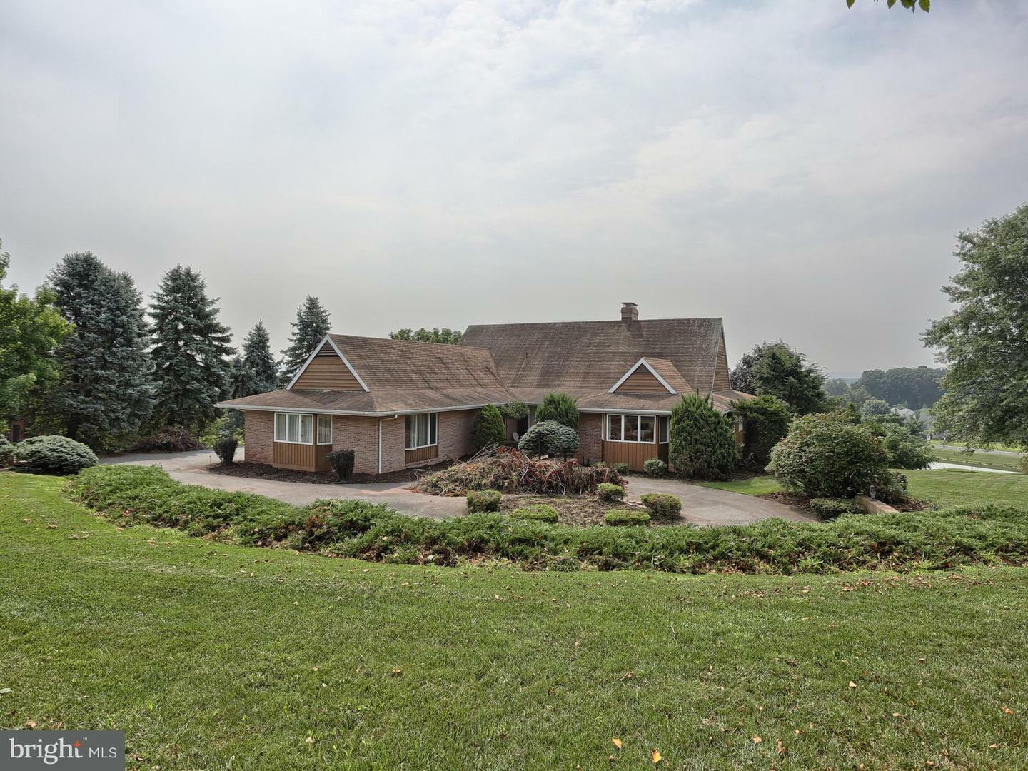 Property Photo: 9 Red Tail Circle PA 17517
